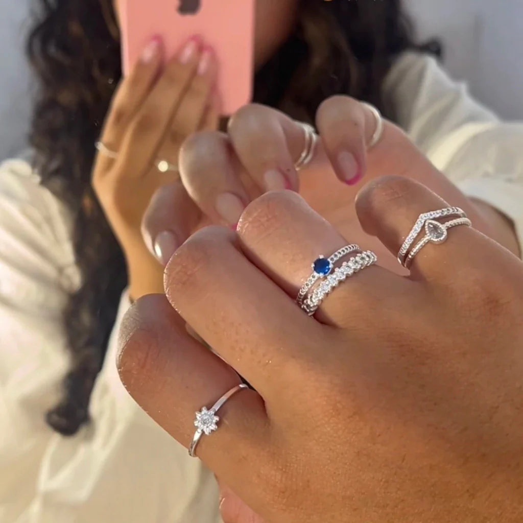 Solitário cravejado zircônia azul